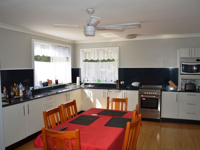 9 James Cook Avenue, Singleton NSW 2330