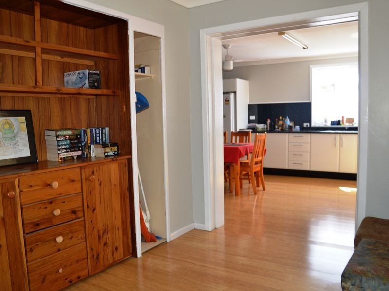 9 James Cook Avenue, Singleton NSW 2330