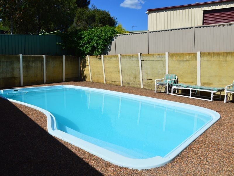 1 Forest Avenue, Singleton NSW 2330