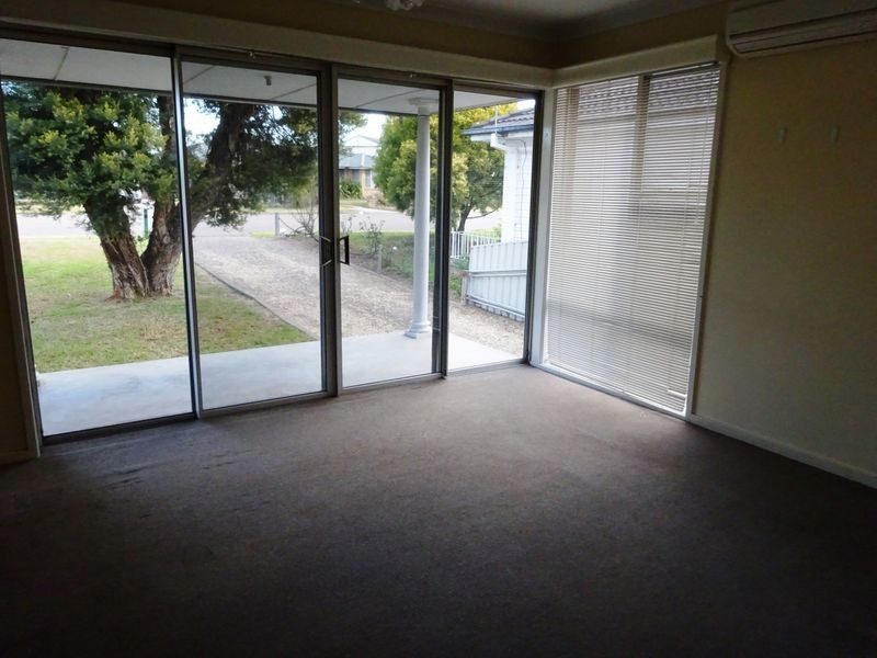 50 Lawson Avenue, Singleton NSW 2330