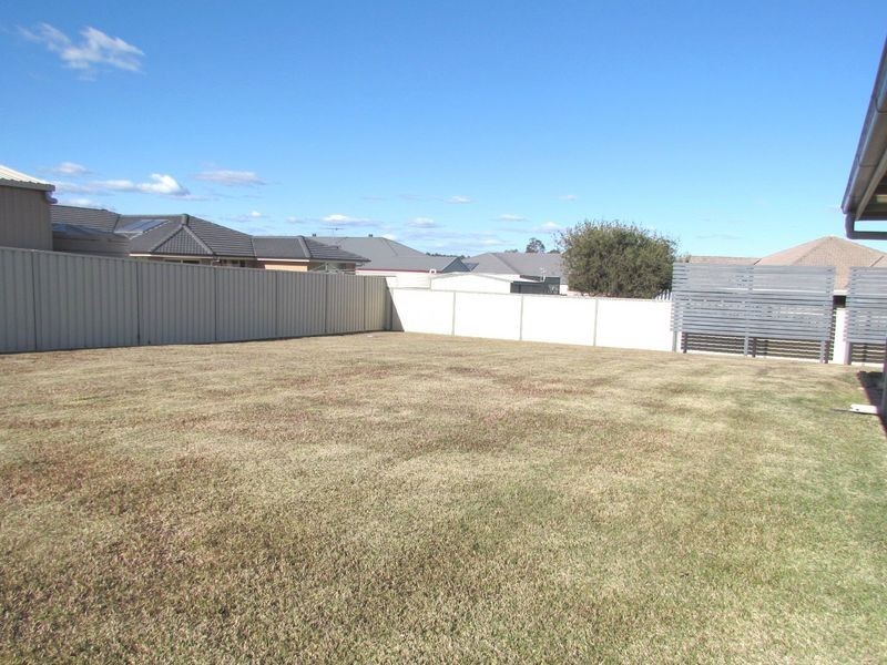 8 Nelson Drive, Singleton NSW 2330