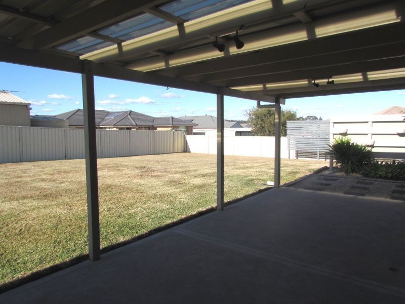 8 Nelson Drive, Singleton NSW 2330