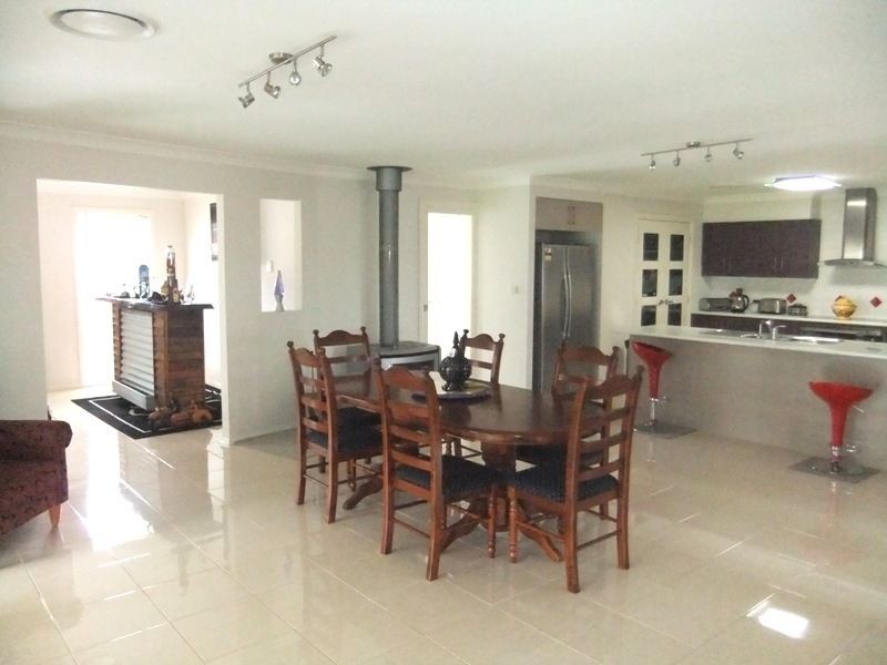 4 Allsop Place, Singleton NSW 2330