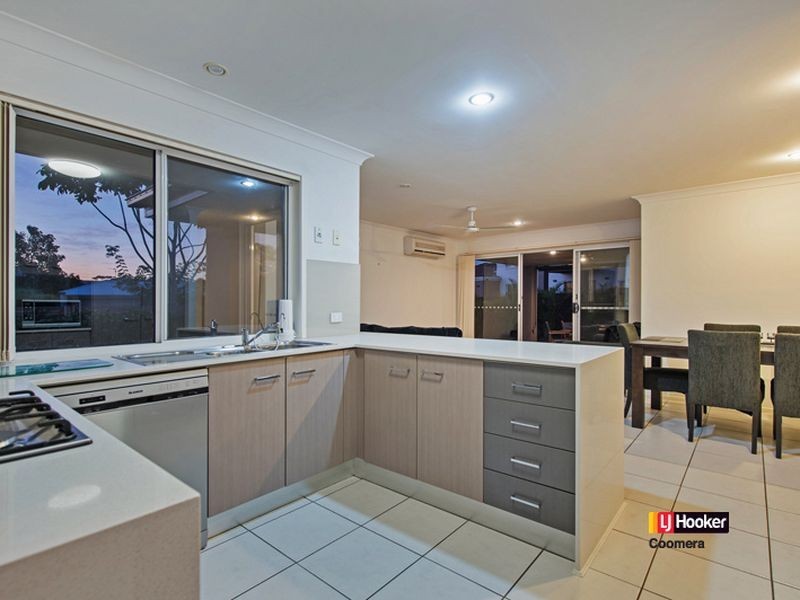 8 Vermont Street, Oxenford QLD 4210