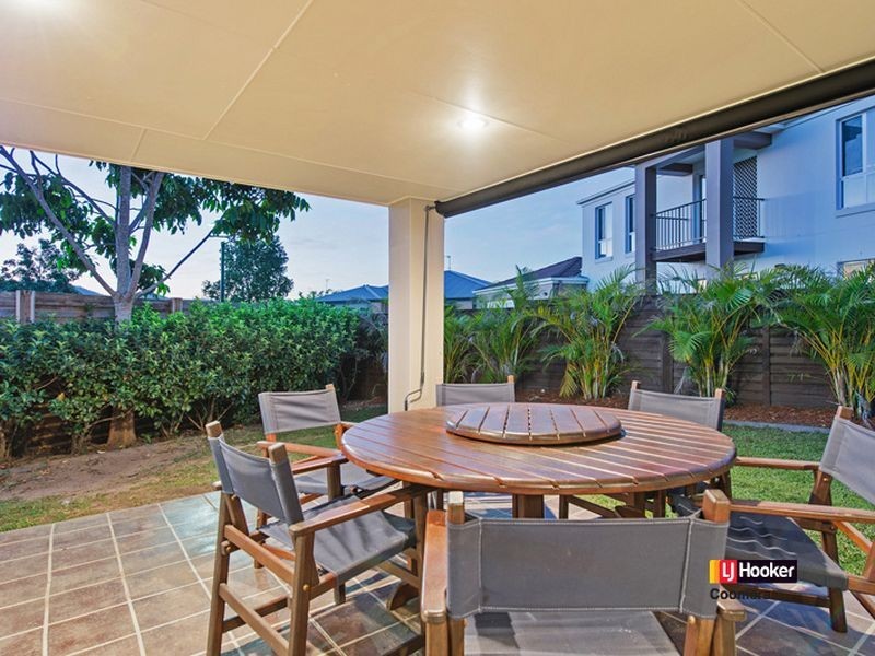 8 Vermont Street, Oxenford QLD 4210