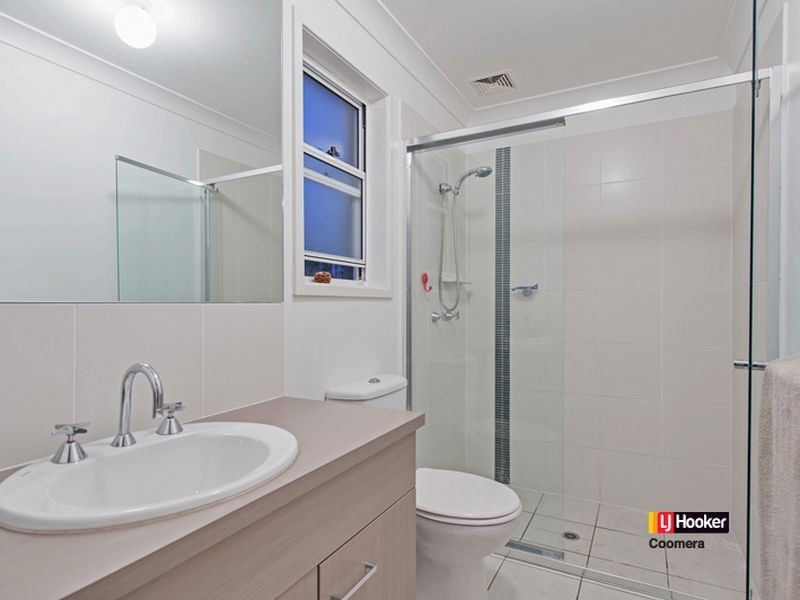 8 Vermont Street, Oxenford QLD 4210