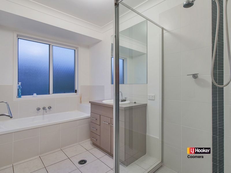 8 Vermont Street, Oxenford QLD 4210