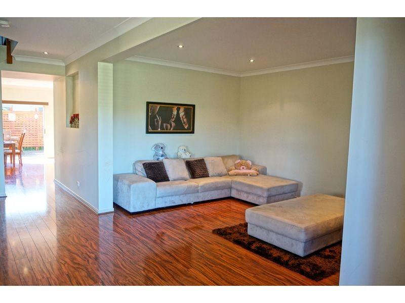 5 Settlers Avenue, Upper Coomera QLD 4209