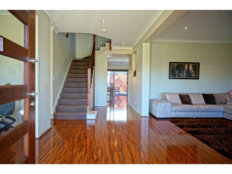 5 Settlers Avenue, Upper Coomera QLD 4209