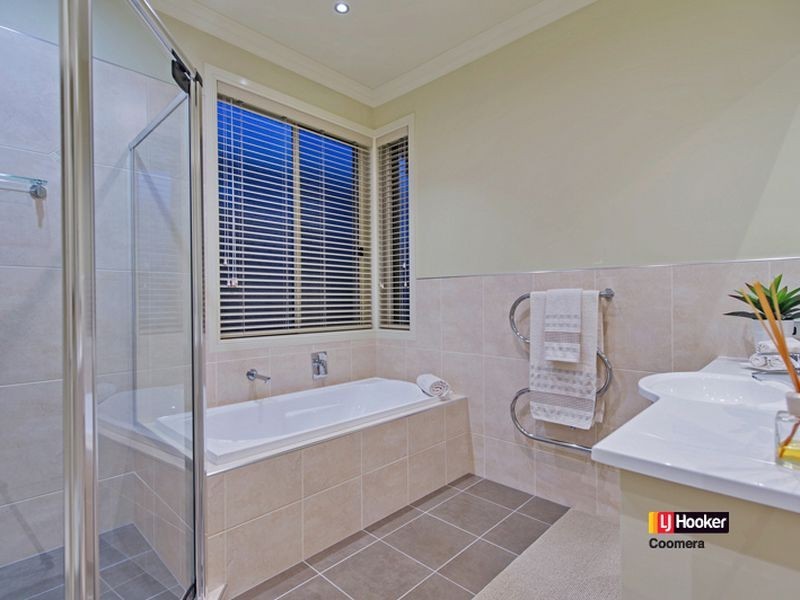 9 Zeus Circuit, Coomera Waters QLD 4209