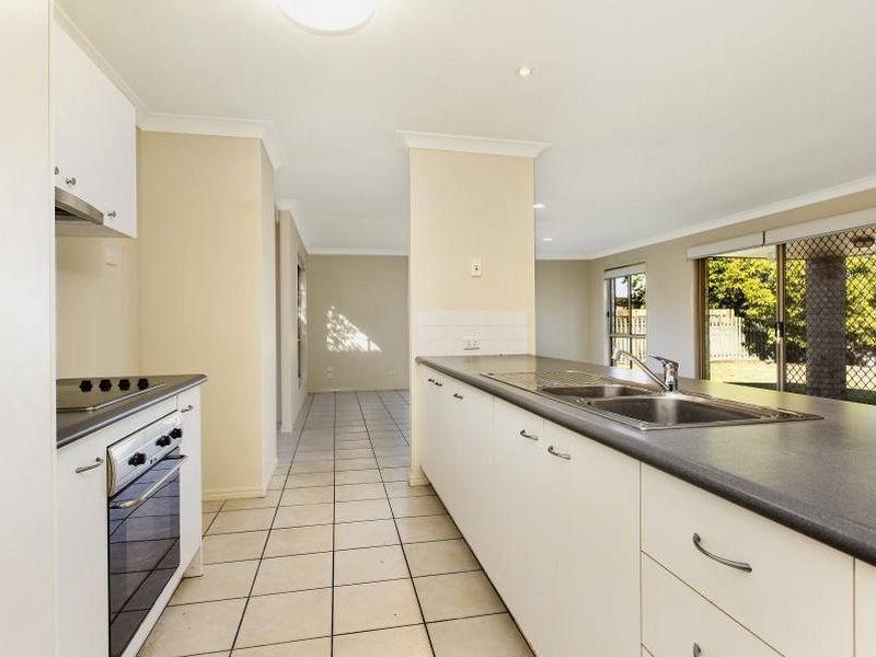 11 Barrs Avenue, Oxenford QLD 4210