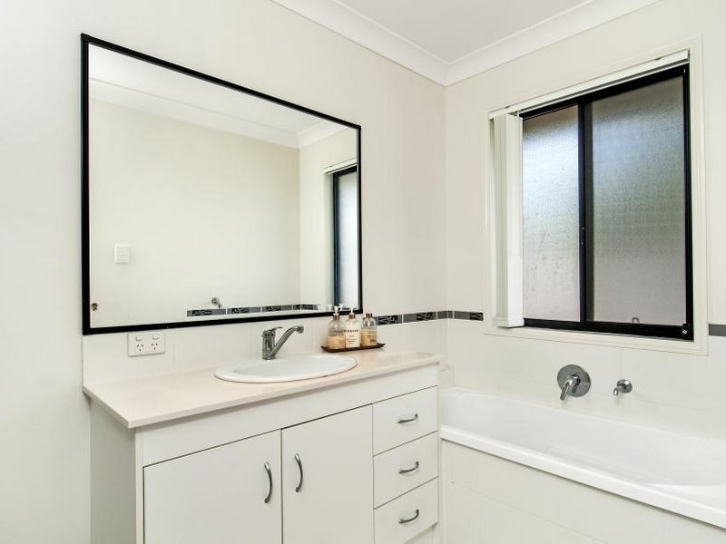 8 Matt Court, Upper Coomera QLD 4209