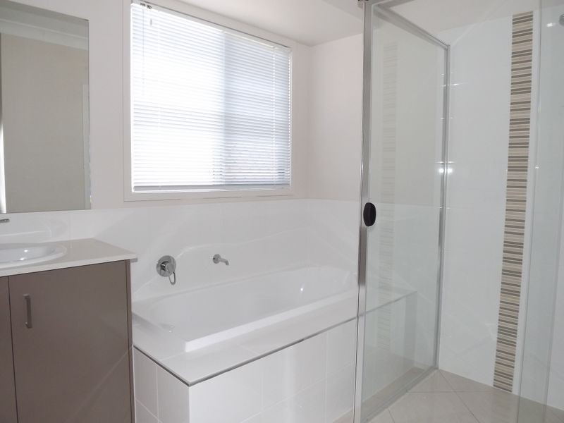 35 Parkvista Circuit, Coomera QLD 4209