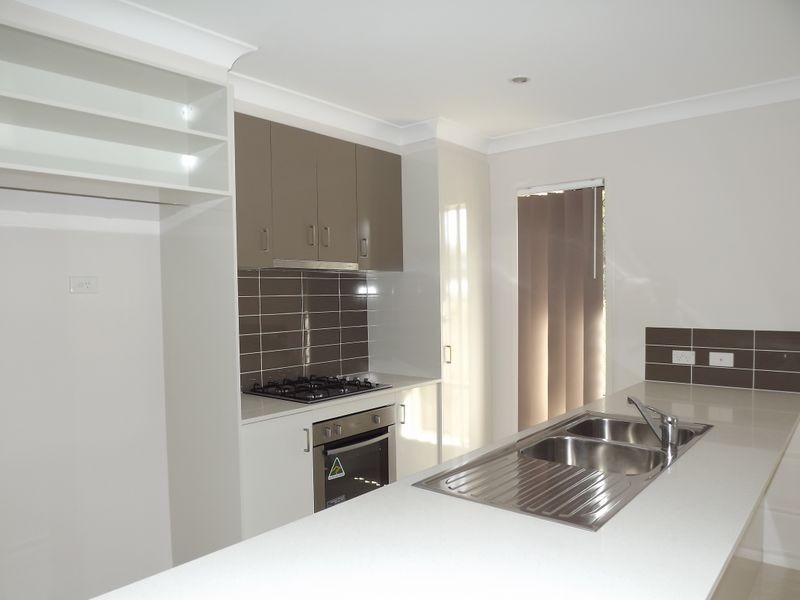 35 Parkvista Circuit, Coomera QLD 4209