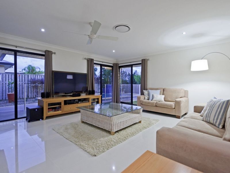13 Rainbow Circuit, Coomera Waters QLD 4209