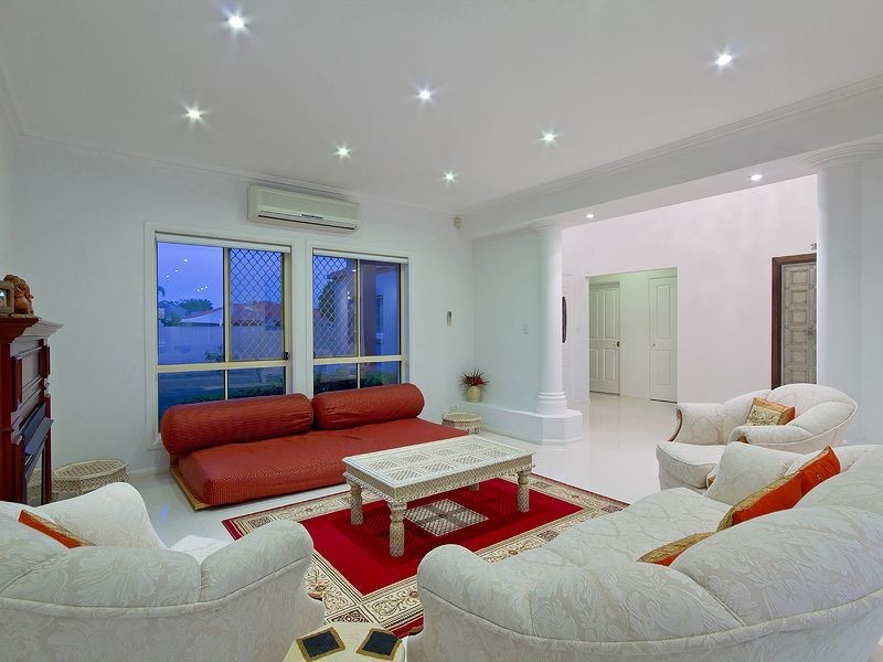 33 Northwestern Court, Varsity Lakes QLD 4227