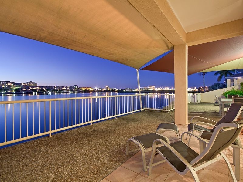 33 Northwestern Court, Varsity Lakes QLD 4227