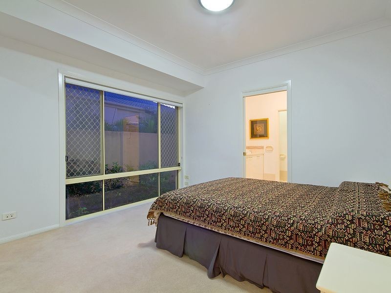 33 Northwestern Court, Varsity Lakes QLD 4227