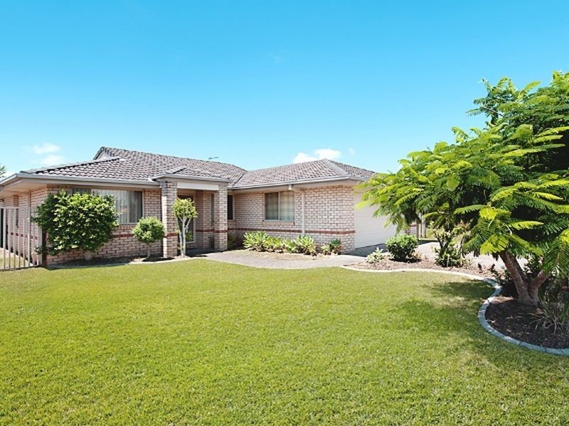 8 Meadow Way, Upper Coomera QLD 4209