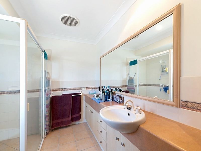 8 Meadow Way, Upper Coomera QLD 4209