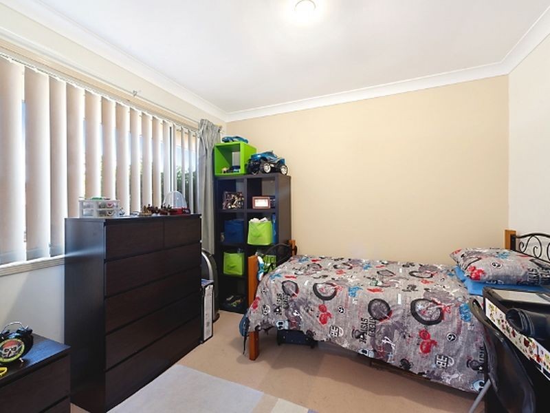 8 Meadow Way, Upper Coomera QLD 4209