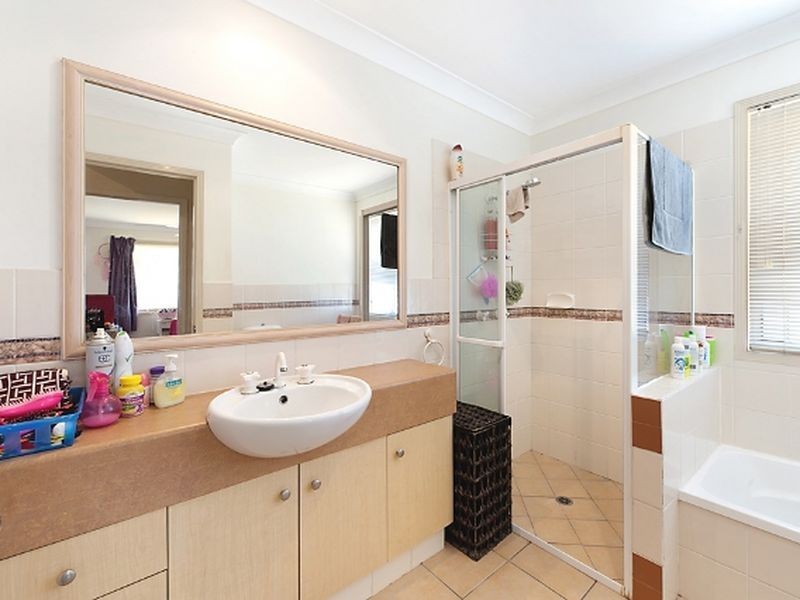8 Meadow Way, Upper Coomera QLD 4209