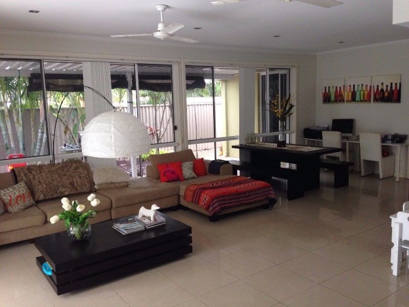 7 The Close, Helensvale QLD 4212