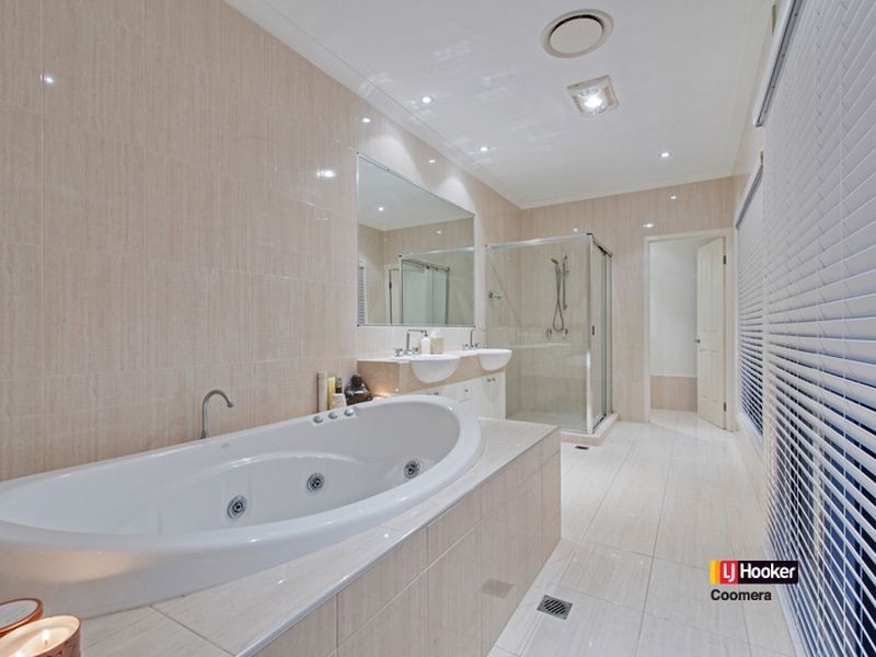 18 Pacha Close, Coomera Waters QLD 4209