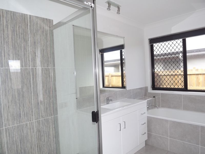 25 Wimmera Crescent, Upper Coomera QLD 4209