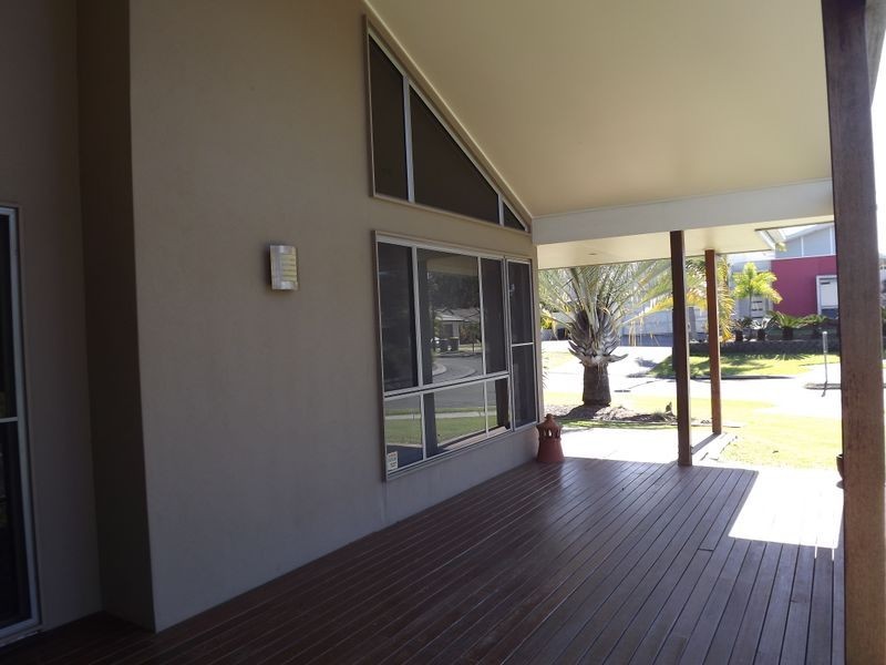 16 Rainlily Crescent, Upper Coomera QLD 4209