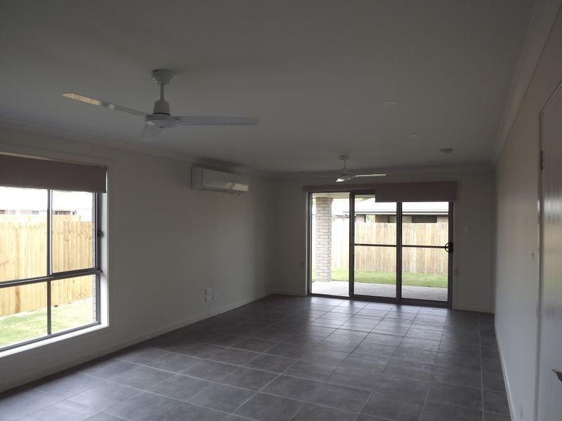 27 Denham Circuit, Willow Vale QLD 4209