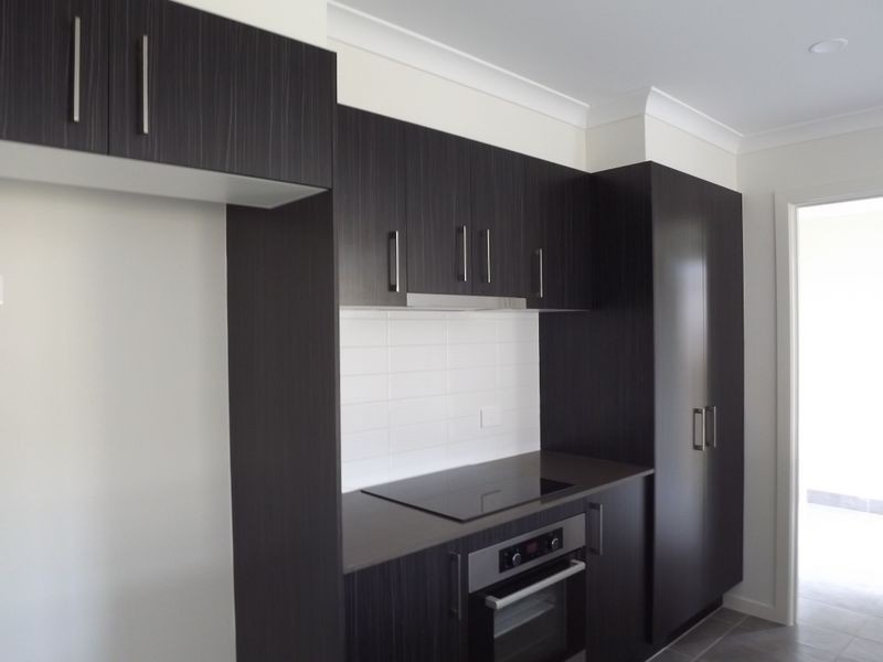 27 Denham Circuit, Willow Vale QLD 4209