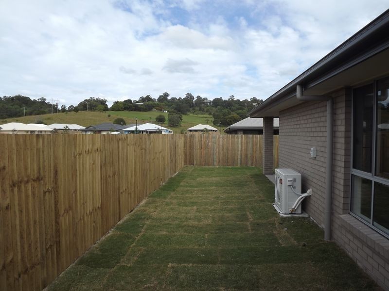 27 Denham Circuit, Willow Vale QLD 4209