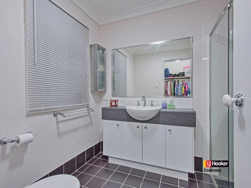 17 Tennant Street, Pacific Pines QLD 4211
