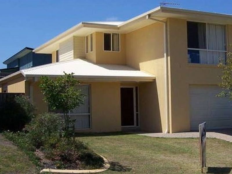 5 Napier Court, Pacific Pines QLD 4211