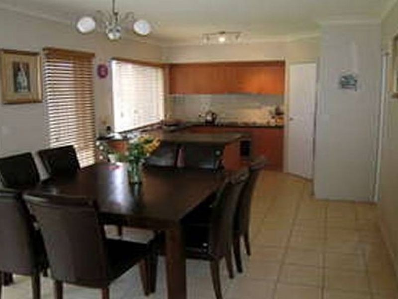 5 Napier Court, Pacific Pines QLD 4211