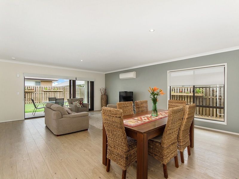 26 Ningaloo Drive, Pimpama QLD 4209