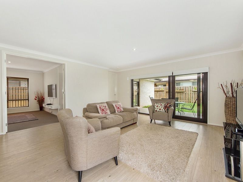 26 Ningaloo Drive, Pimpama QLD 4209