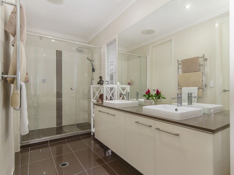 26 Ningaloo Drive, Pimpama QLD 4209