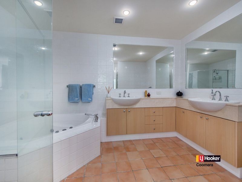 3271 Palladian Drive, Hope Island QLD 4212