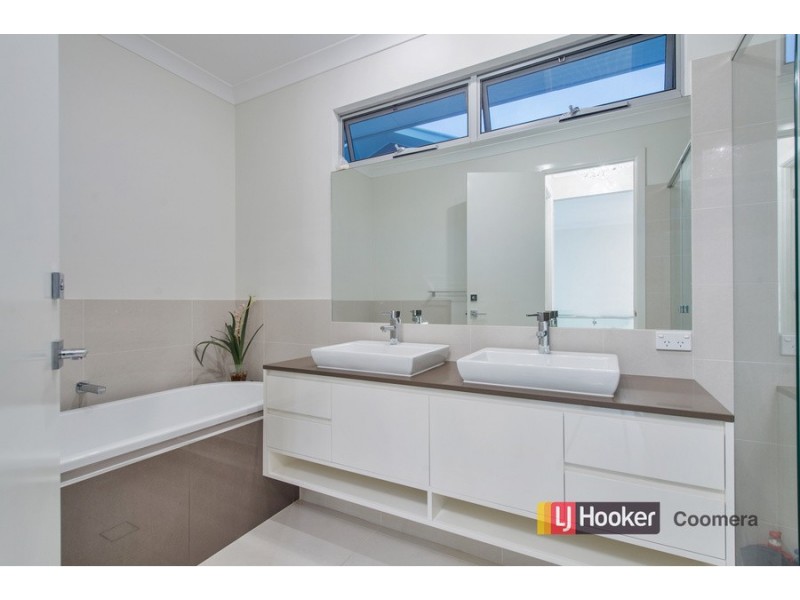 8 Benecia Avenue, Coomera Waters QLD 4209