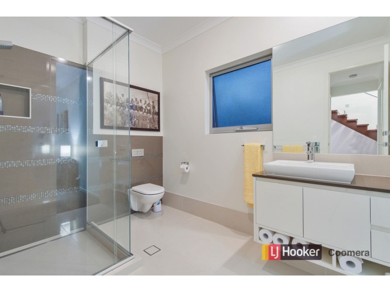 8 Benecia Avenue, Coomera Waters QLD 4209