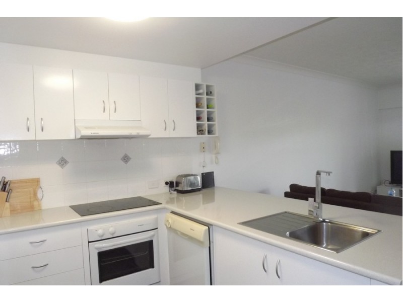 13/30-36 Burra Street, Chevron Island QLD 4217