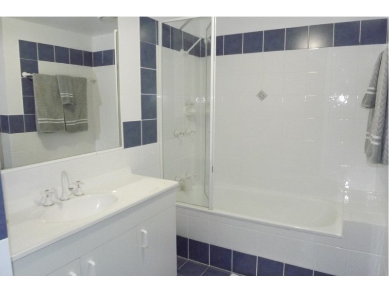 13/30-36 Burra Street, Chevron Island QLD 4217