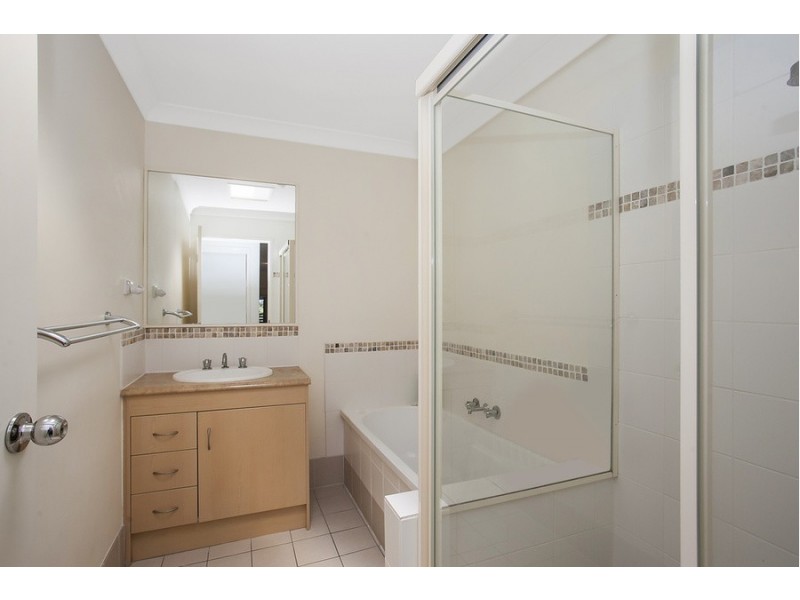 2/25 Serin Street, Upper Coomera QLD 4209