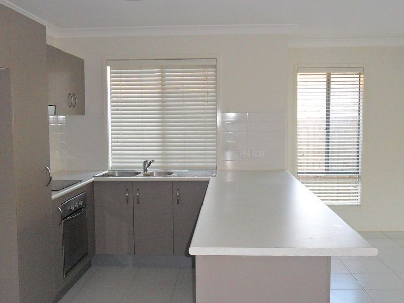 2/22 Filbert Street, Upper Coomera QLD 4209