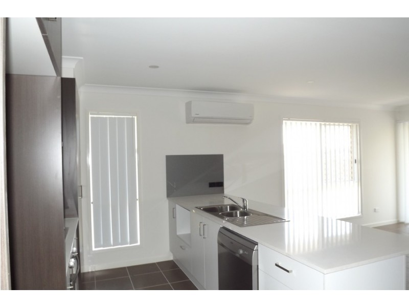 8 Pisces Court, Coomera QLD 4209