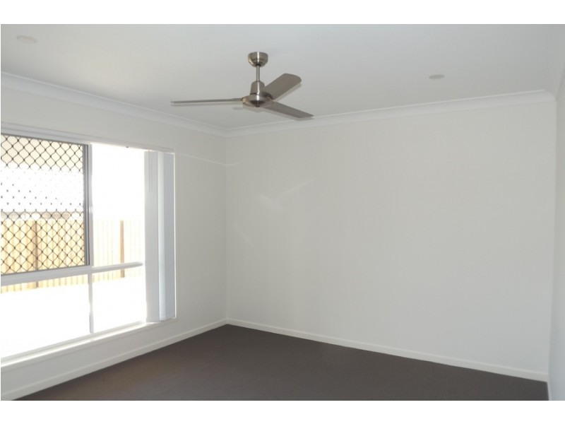 8 Pisces Court, Coomera QLD 4209