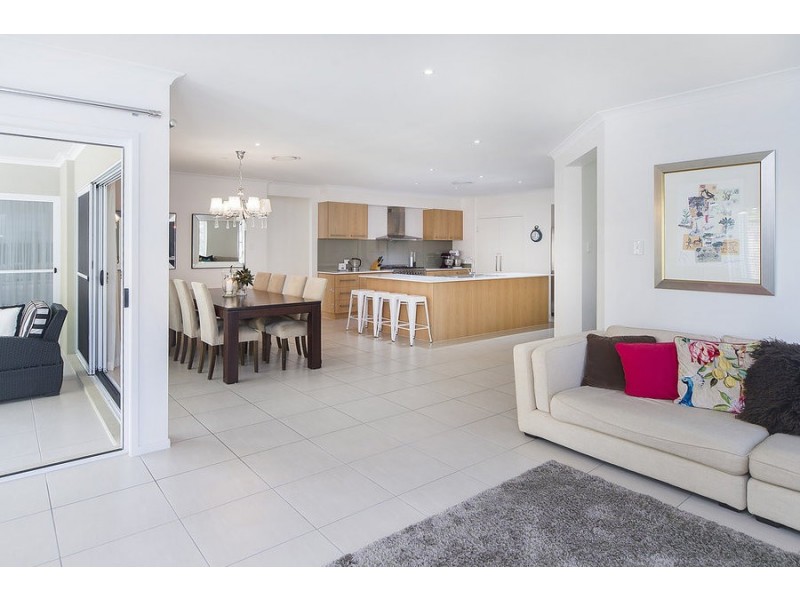 3 Slipstream Road, Coomera Waters QLD 4209