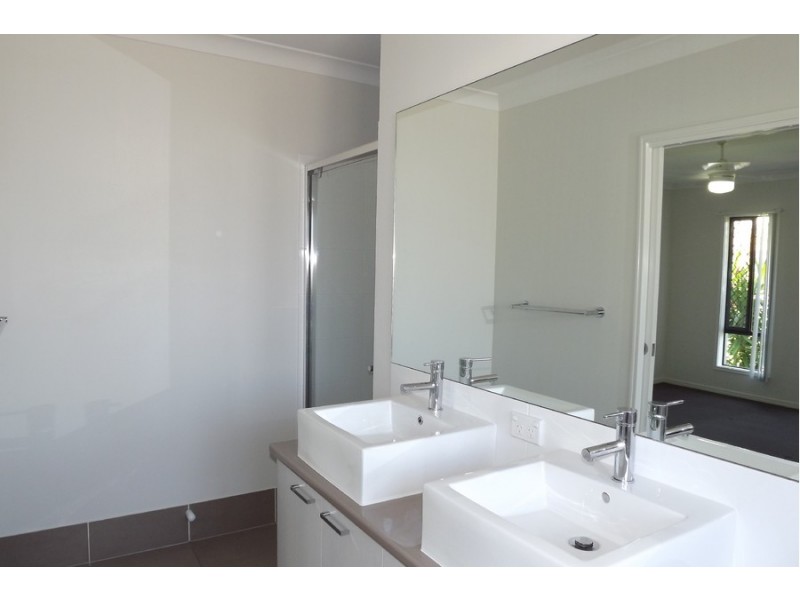 37 Wolseley Way, Upper Coomera QLD 4209